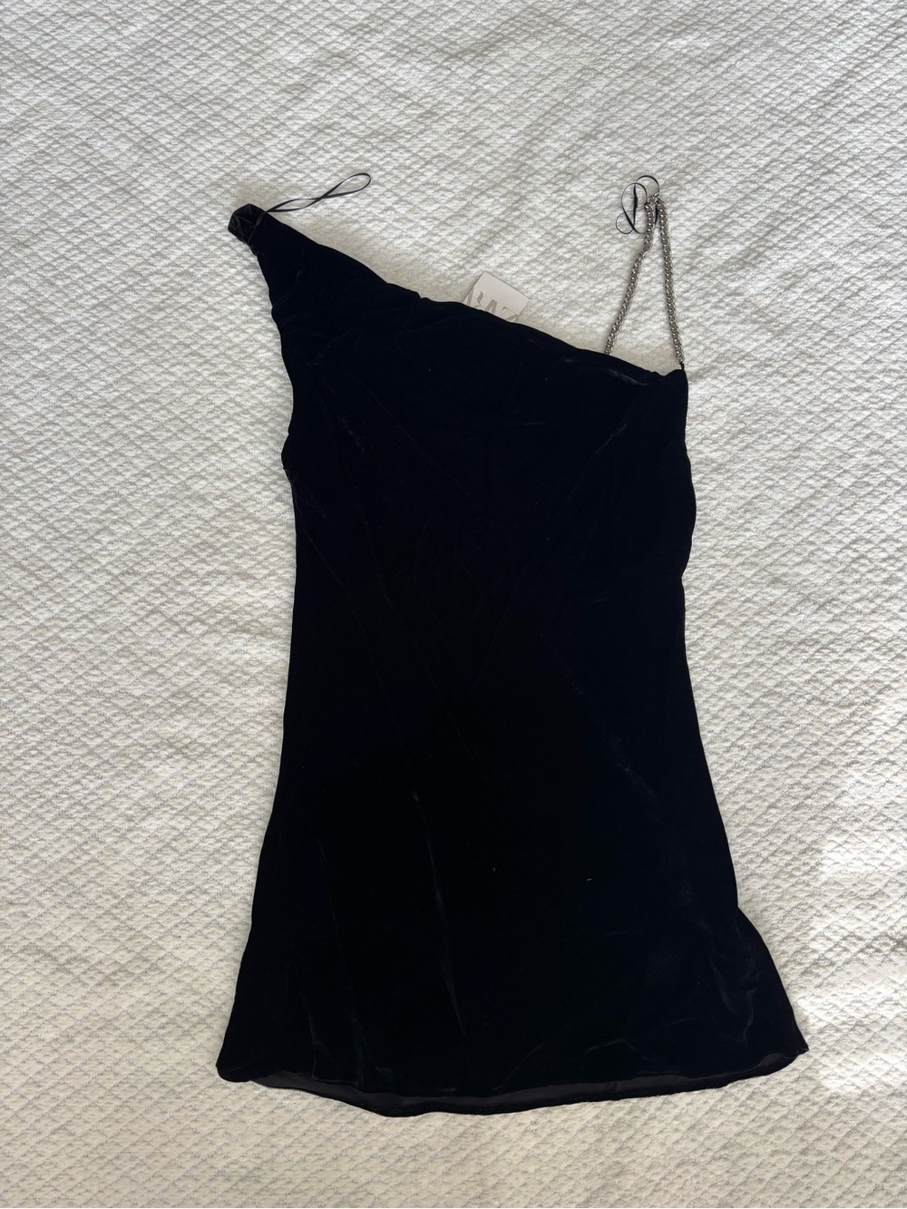 Zara Black One-Shoulder Velvet Dress with Chain Strap